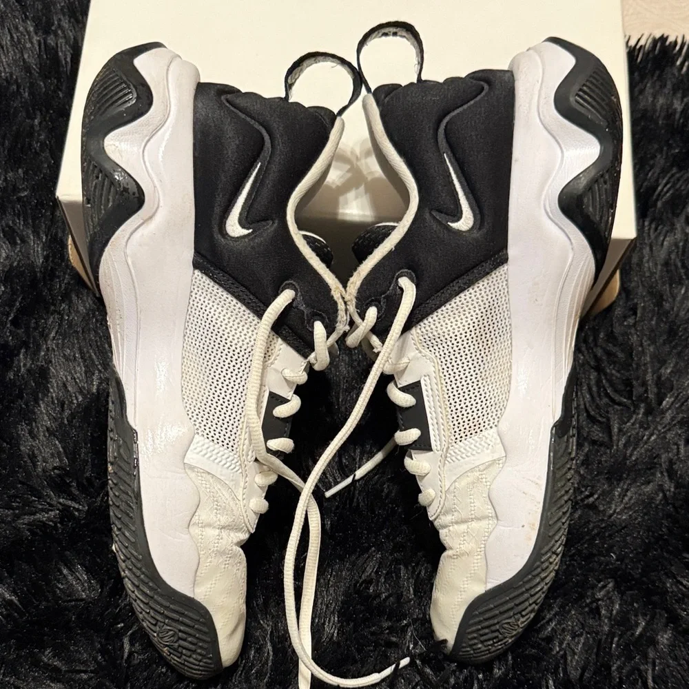 Nike Black and White Sneakers